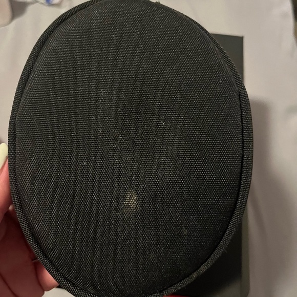 Beats Solo 3 Wireless Special Edition Gold Headphones - Picture 13 of 14